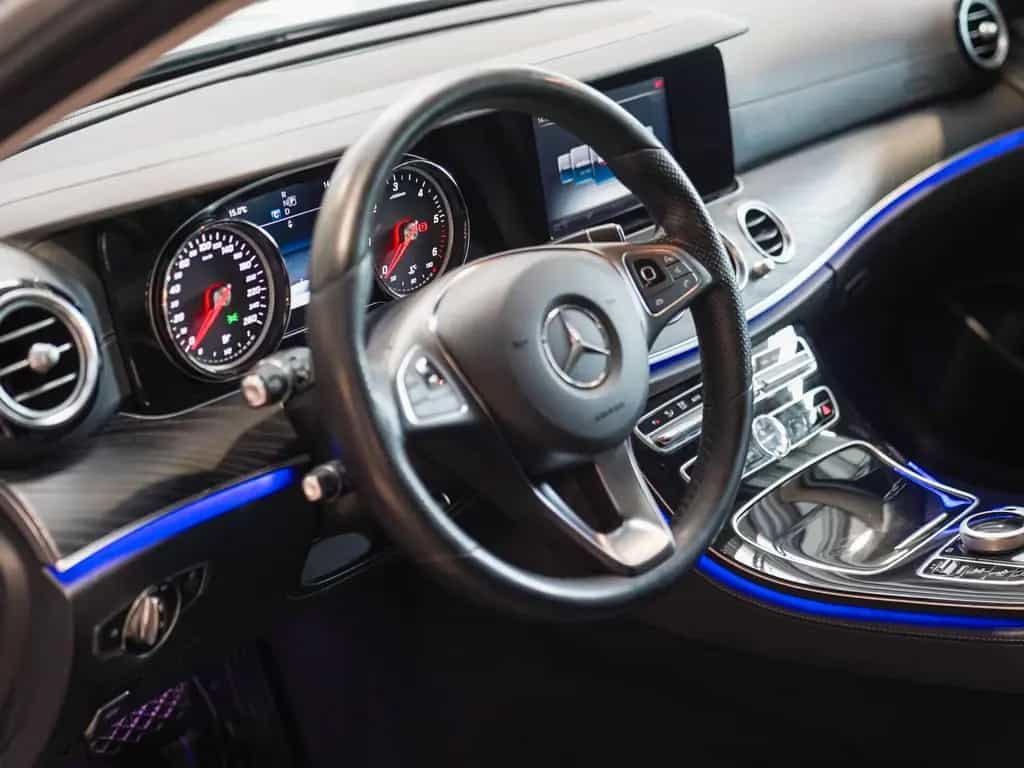 Mercedes-Benz E 220 d T AVANTGARDE AHK MULTIBEAM Kamera Totwi 02/2017-photo-16