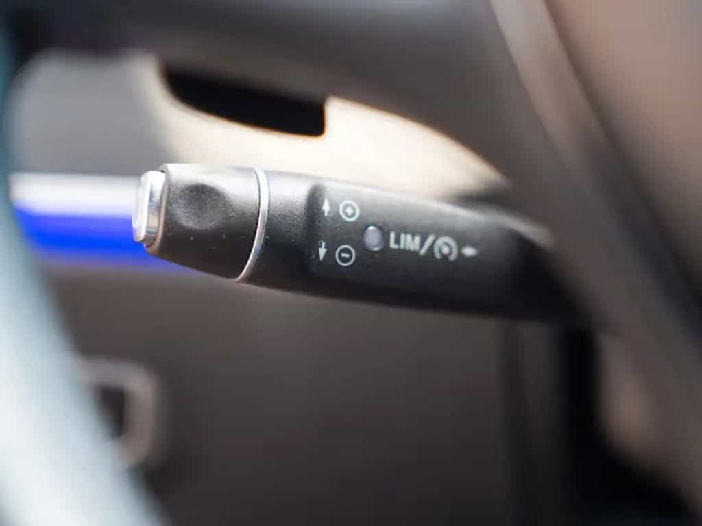 Mercedes-Benz E 220 d T AVANTGARDE AHK MULTIBEAM Kamera Totwi 02/2017-photo-19