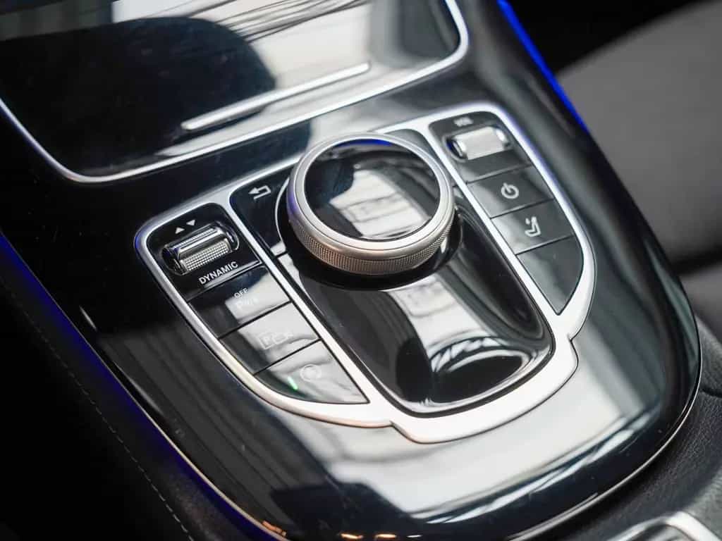 Mercedes-Benz E 220 d T AVANTGARDE AHK MULTIBEAM Kamera Totwi 02/2017-photo-25
