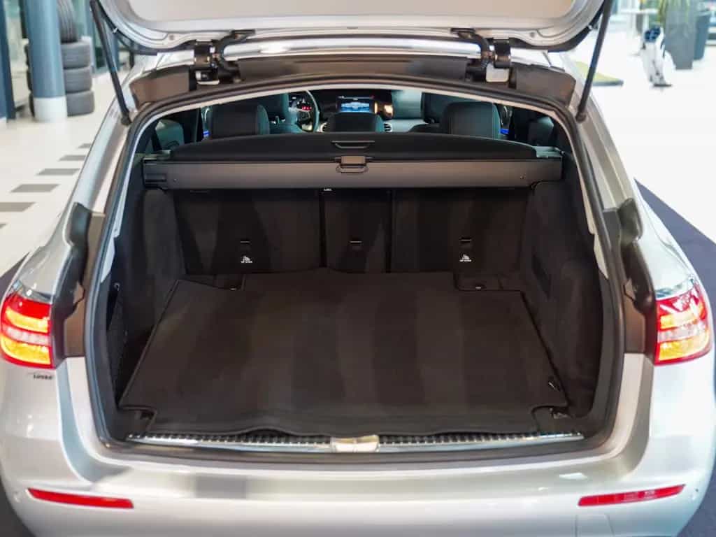 Mercedes-Benz E 220 d T AVANTGARDE AHK MULTIBEAM Kamera Totwi 02/2017-photo-4