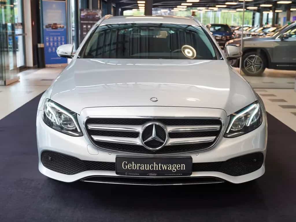 Mercedes-Benz E 220 d T AVANTGARDE AHK MULTIBEAM Kamera Totwi 02/2017-photo-8