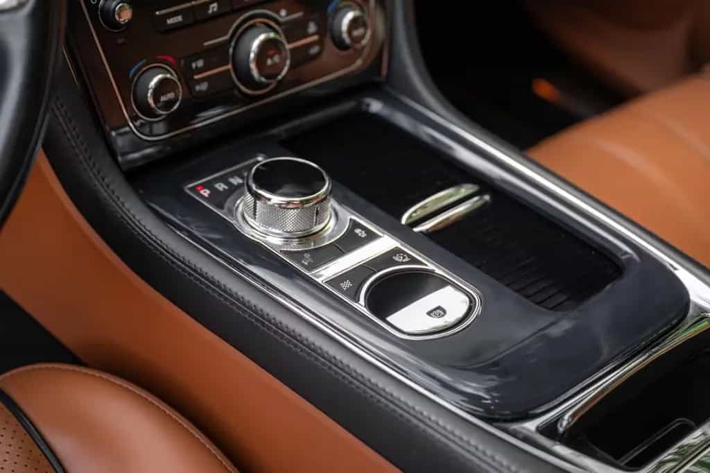 Jaguar XJ Lang 5.0 V8|Massage|SitzKlim|Meridian|Pano 01/2012-photo-19