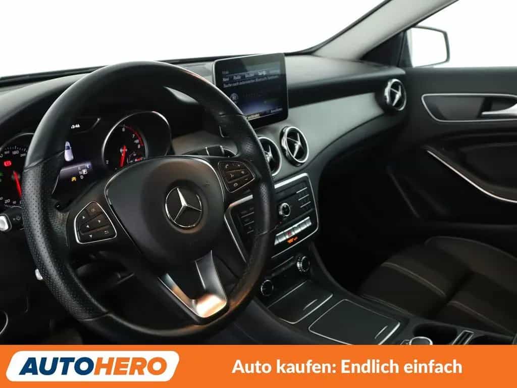 Mercedes-Benz GLA 180 GLA-Klasse GLA 180 Urban Aut.*NAVI*LED*TEMPO* 11/2018-photo-10