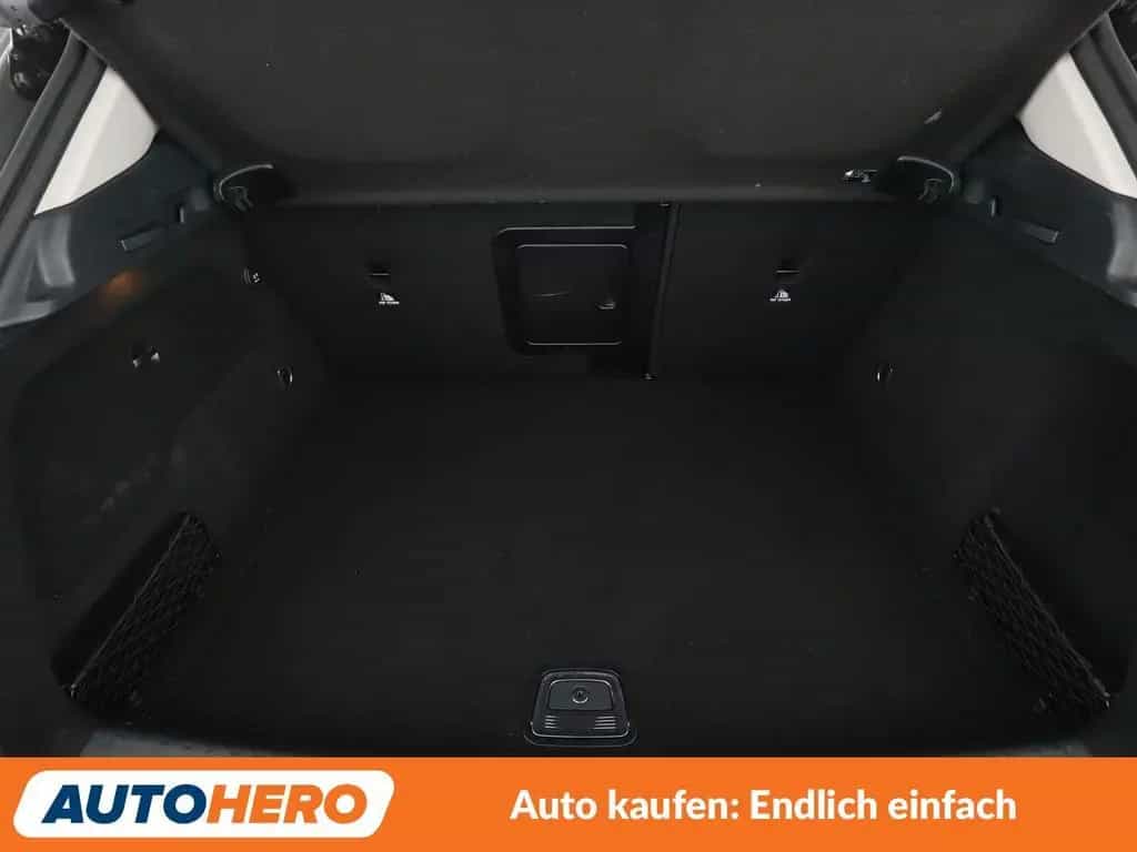 Mercedes-Benz GLA 180 GLA-Klasse GLA 180 Urban Aut.*NAVI*LED*TEMPO* 11/2018-photo-17