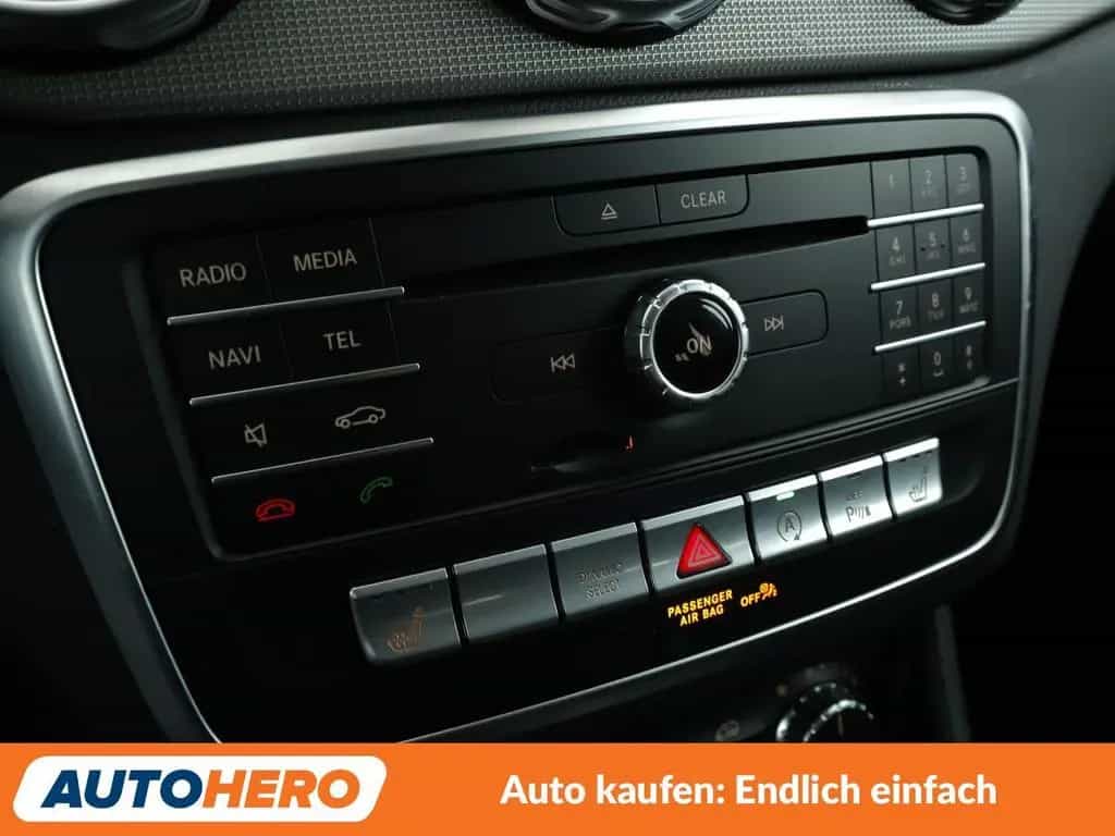 Mercedes-Benz GLA 180 GLA-Klasse GLA 180 Urban Aut.*NAVI*LED*TEMPO* 11/2018-photo-22