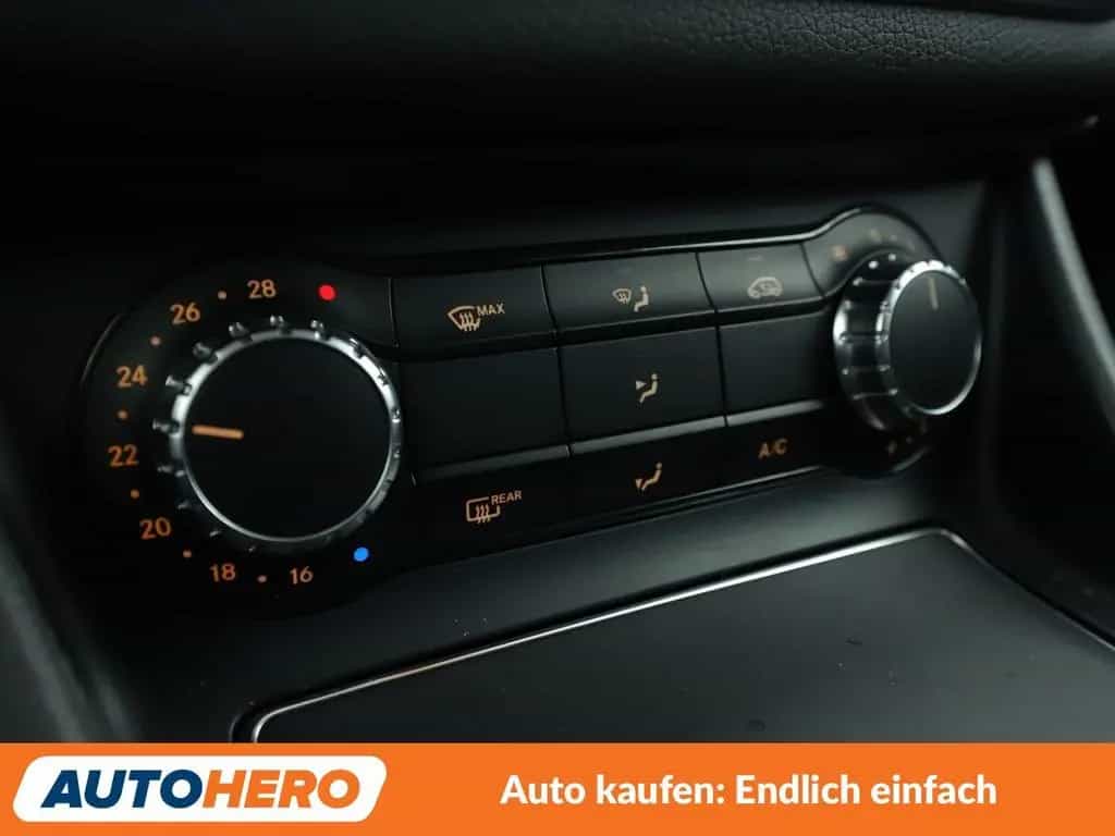Mercedes-Benz GLA 180 GLA-Klasse GLA 180 Urban Aut.*NAVI*LED*TEMPO* 11/2018-photo-23