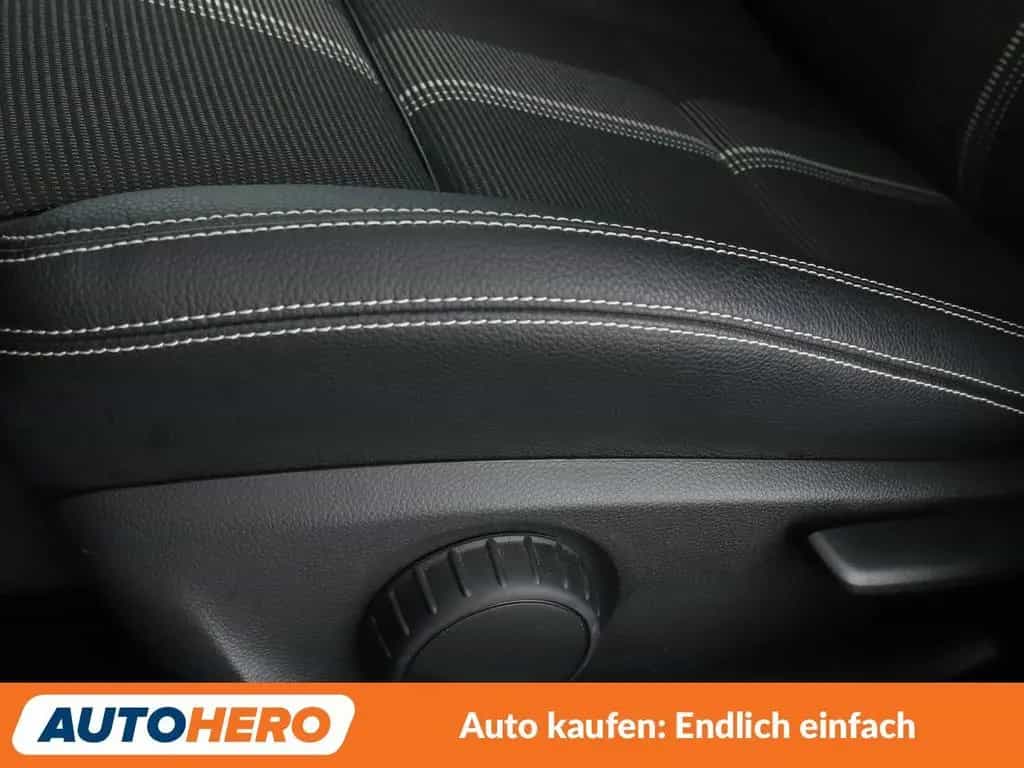 Mercedes-Benz GLA 180 GLA-Klasse GLA 180 Urban Aut.*NAVI*LED*TEMPO* 11/2018-photo-26