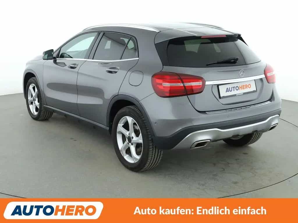 Mercedes-Benz GLA 180 GLA-Klasse GLA 180 Urban Aut.*NAVI*LED*TEMPO* 11/2018-photo-3