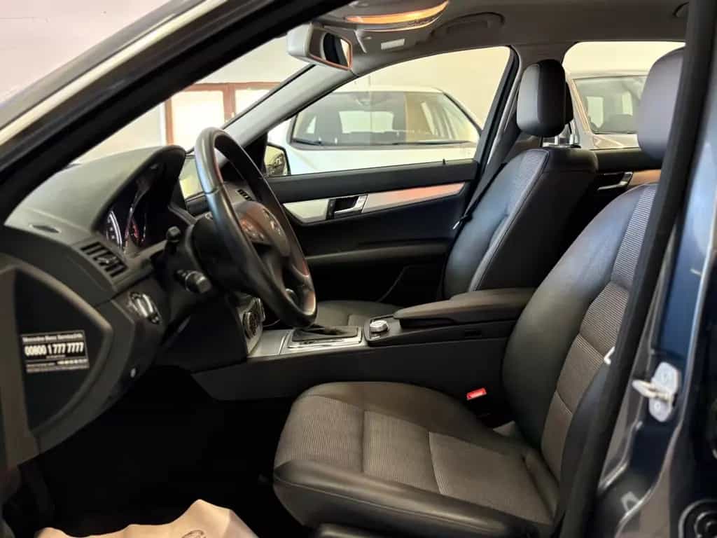 Mercedes-Benz C 180 C Limousine C 180 CGI BlueEfficiency 12/2009-photo-13