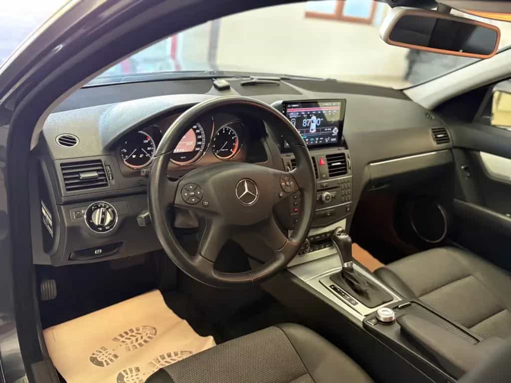 Mercedes-Benz C 180 C Limousine C 180 CGI BlueEfficiency 12/2009-photo-14
