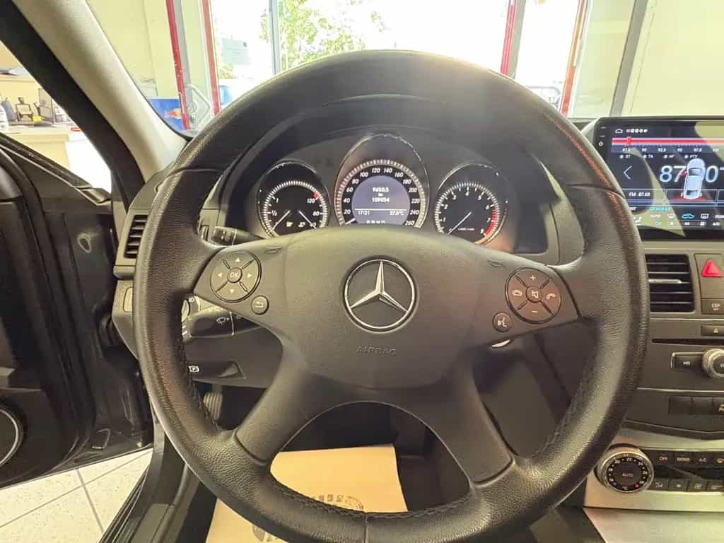 Mercedes-Benz C 180 C Limousine C 180 CGI BlueEfficiency 12/2009-photo-17