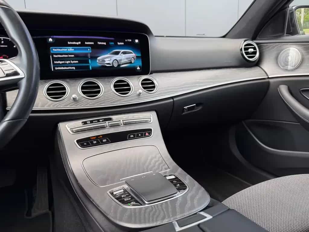 Mercedes-Benz E 220 d T-Modell Keyless Burmester Panodach 1.HD 04/2021-photo-17