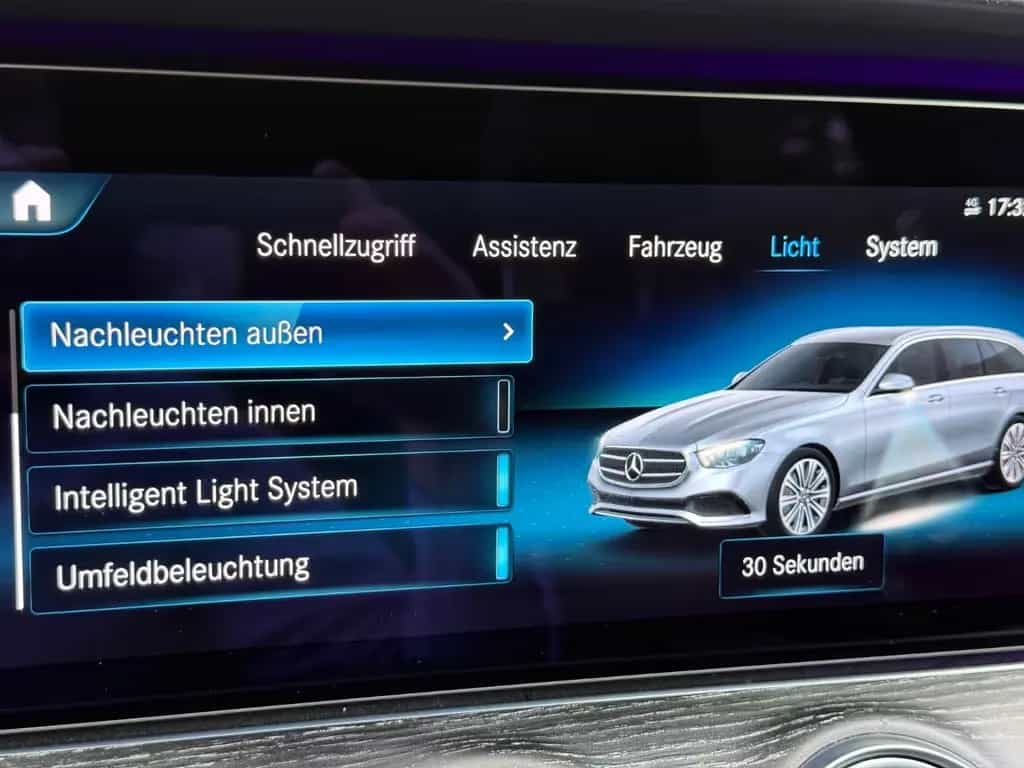 Mercedes-Benz E 220 d T-Modell Keyless Burmester Panodach 1.HD 04/2021-photo-26