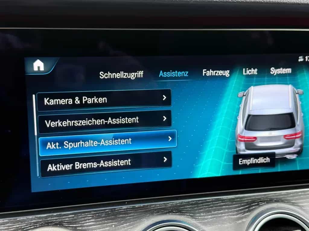 Mercedes-Benz E 220 d T-Modell Keyless Burmester Panodach 1.HD 04/2021-photo-28