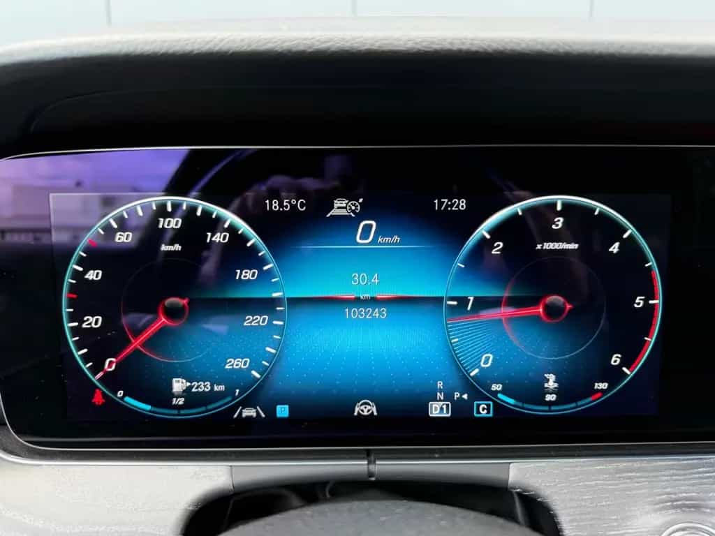 Mercedes-Benz E 220 d T-Modell Keyless Burmester Panodach 1.HD 04/2021-photo-29