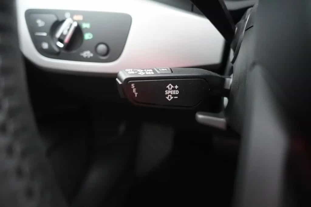 Audi A4 2.0 TDI Avant S-tronic Bi-Xenon Navi Tempomat 09/2017-photo-20