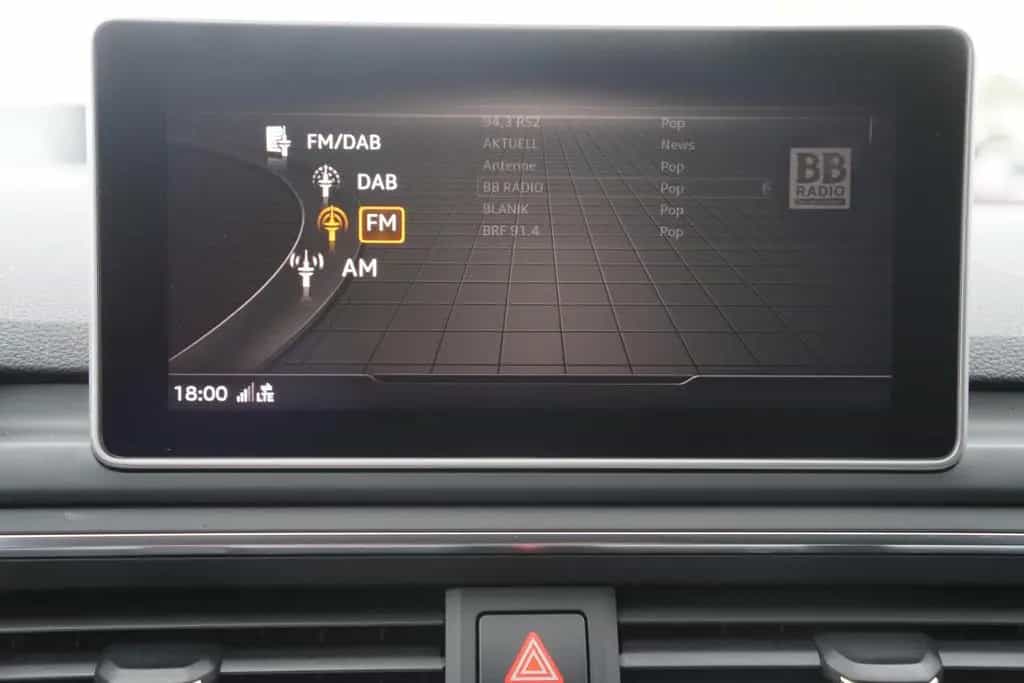 Audi A4 2.0 TDI Avant S-tronic Bi-Xenon Navi Tempomat 09/2017-photo-24