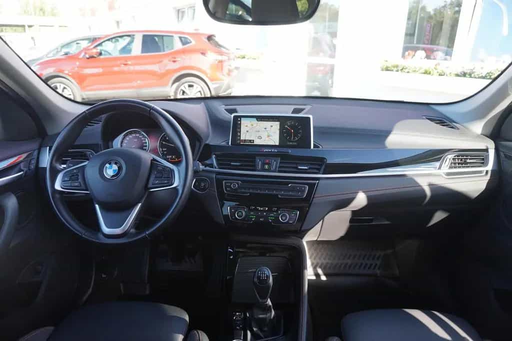 BMW X1 sDrive 18 i Advantage LED Navi Tempomat PDC 01/2020-photo-11