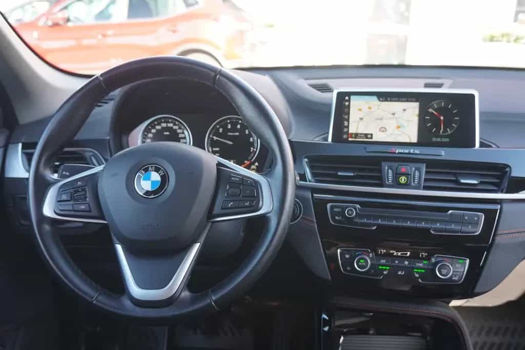 BMW X1 sDrive 18 i Advantage LED Navi Tempomat PDC 01/2020-photo-12