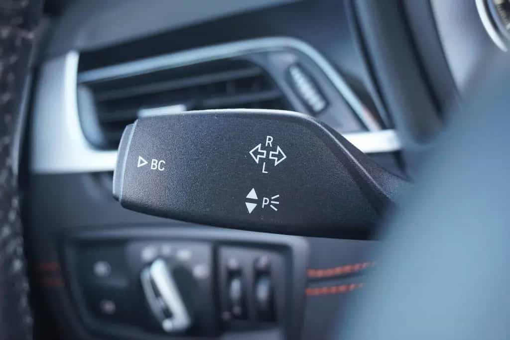 BMW X1 sDrive 18 i Advantage LED Navi Tempomat PDC 01/2020-photo-16