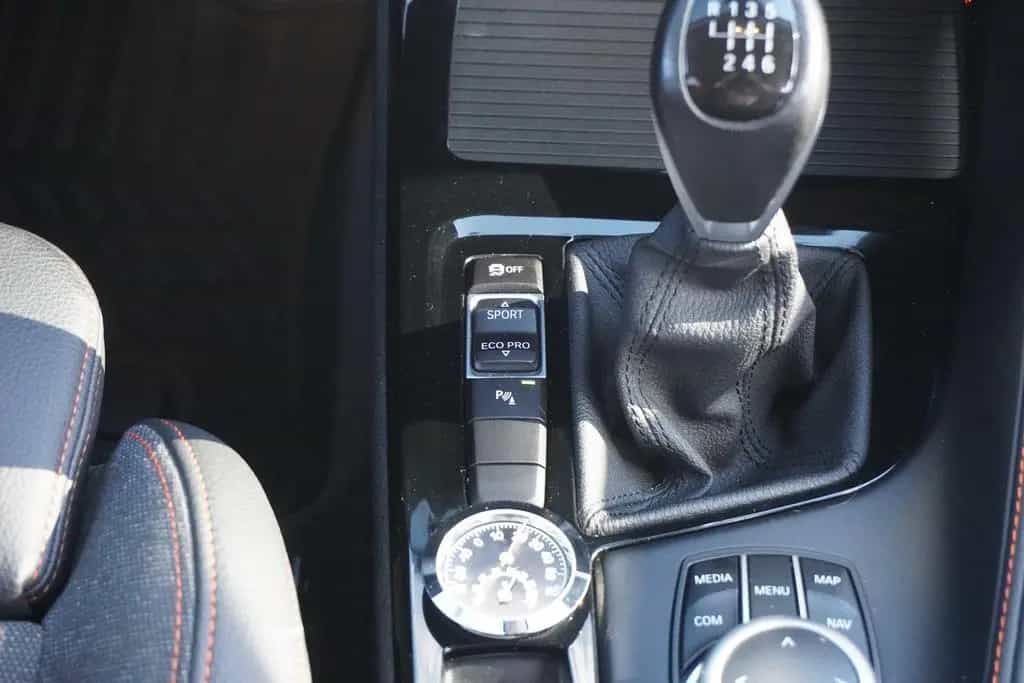 BMW X1 sDrive 18 i Advantage LED Navi Tempomat PDC 01/2020-photo-21