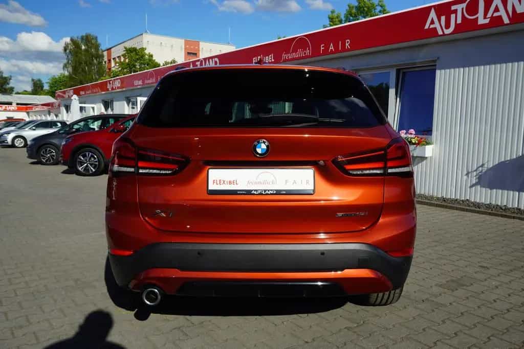 BMW X1 sDrive 18 i Advantage LED Navi Tempomat PDC 01/2020-photo-4