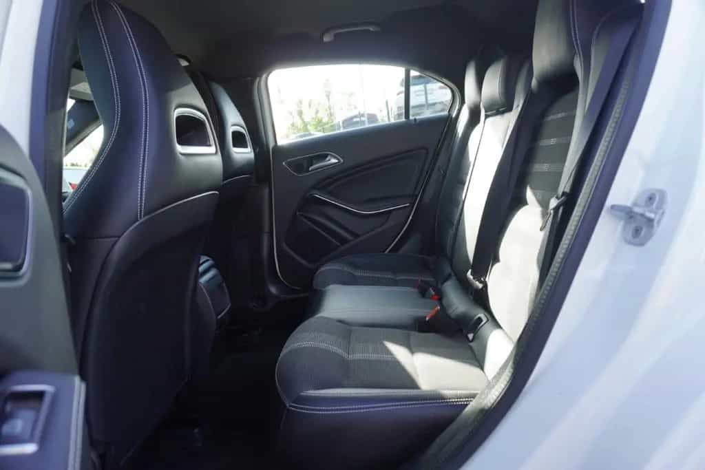 Mercedes-Benz A 180 A180 Edition Urban LED Navi Tempomat Sitzheizung 08/2017-photo-13