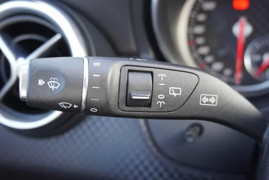 Mercedes-Benz A 180 A180 Edition Urban LED Navi Tempomat Sitzheizung 08/2017-photo-19