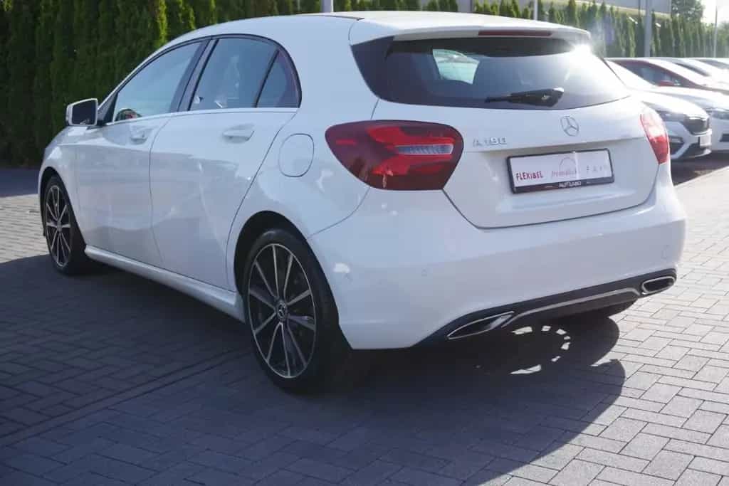 Mercedes-Benz A 180 A180 Edition Urban LED Navi Tempomat Sitzheizung 08/2017-photo-2