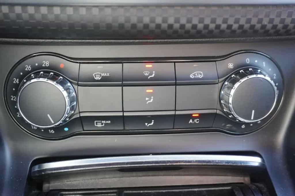 Mercedes-Benz A 180 A180 Edition Urban LED Navi Tempomat Sitzheizung 08/2017-photo-27