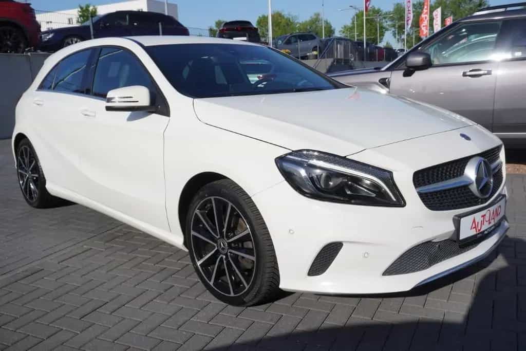 Mercedes-Benz A 180 A180 Edition Urban LED Navi Tempomat Sitzheizung 08/2017-photo-5