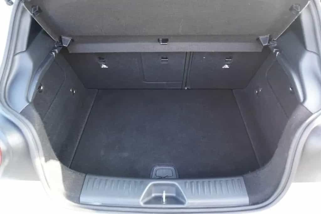 Mercedes-Benz A 180 A180 Edition Urban LED Navi Tempomat Sitzheizung 08/2017-photo-7