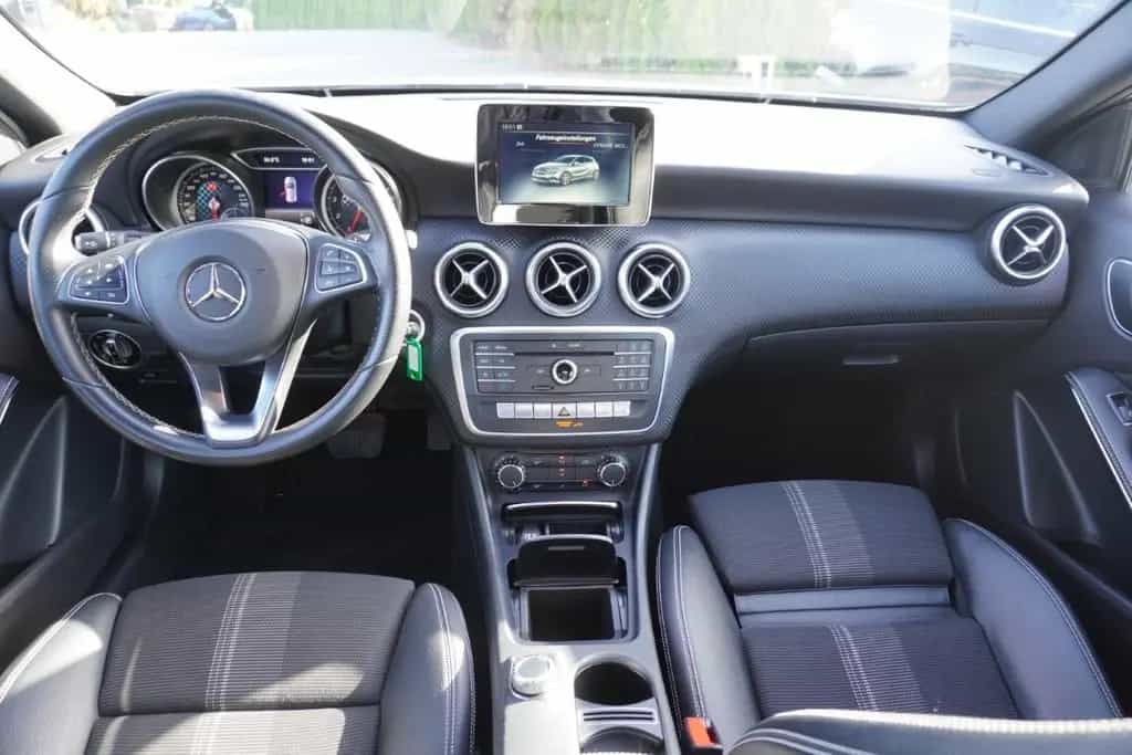 Mercedes-Benz A 180 A180 Edition Urban LED Navi Tempomat Sitzheizung 08/2017-photo-9