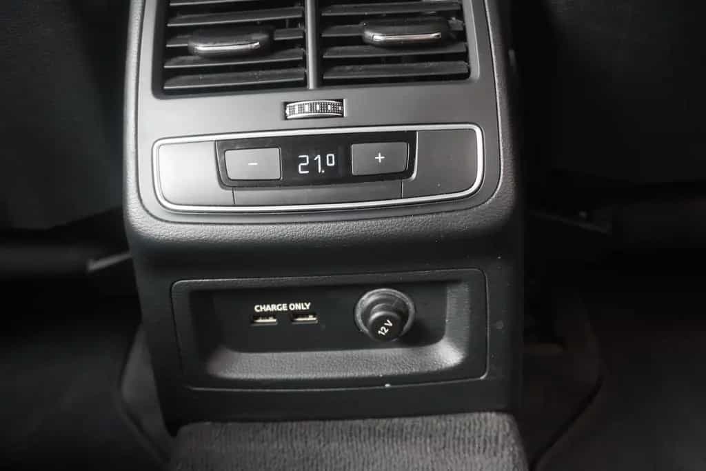 Audi A4 Avant 40 TFSI S-tronic LED Navi ACC Totwinkel 12/2019-photo-17