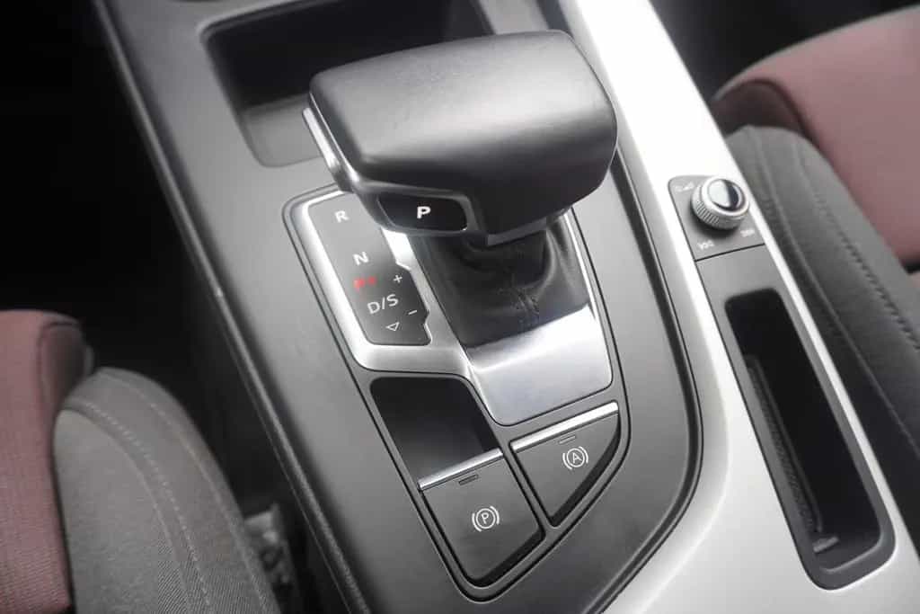 Audi A4 Avant 40 TFSI S-tronic LED Navi ACC Totwinkel 12/2019-photo-23