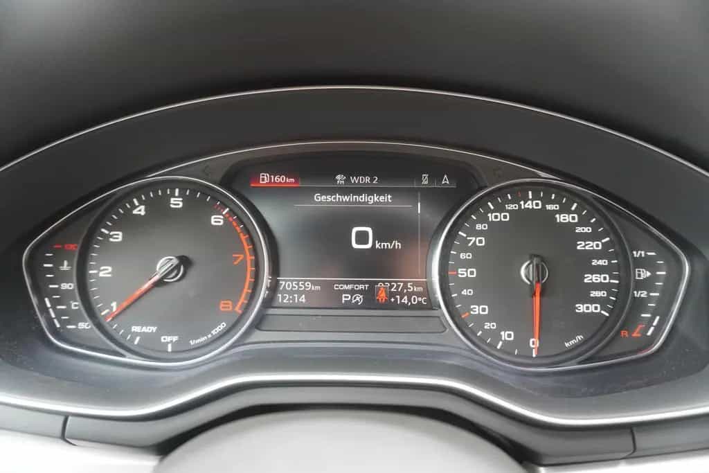 Audi A4 Avant 40 TFSI S-tronic LED Navi ACC Totwinkel 12/2019-photo-24