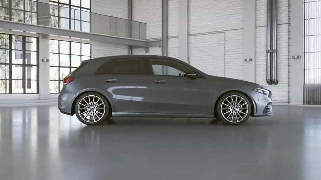Mercedes-Benz A 180 AMG+R-KAMERA+TOTWINKEL+LED+AMBIENTELICHT+ 01/2019-photo-11