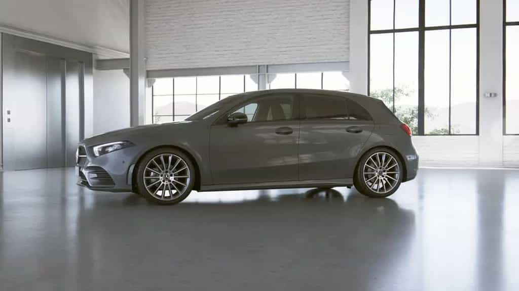 Mercedes-Benz A 180 AMG+R-KAMERA+TOTWINKEL+LED+AMBIENTELICHT+ 01/2019-photo-31