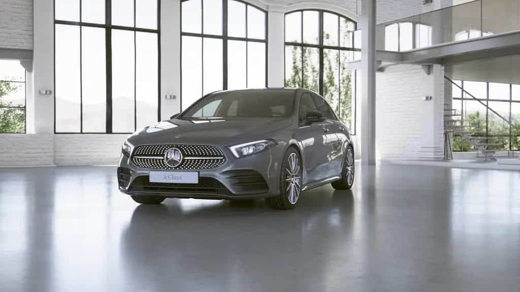 Mercedes-Benz A 180 AMG+R-KAMERA+TOTWINKEL+LED+AMBIENTELICHT+ 01/2019-photo-35