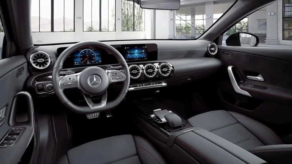 Mercedes-Benz A 180 AMG+R-KAMERA+TOTWINKEL+LED+AMBIENTELICHT+ 01/2019-photo-37