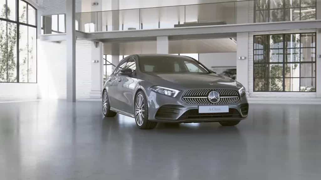 Mercedes-Benz A 180 AMG+R-KAMERA+TOTWINKEL+LED+AMBIENTELICHT+ 01/2019-photo-4