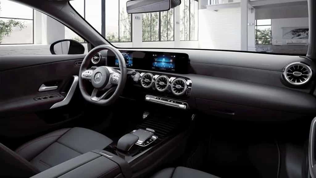 Mercedes-Benz A 180 AMG+R-KAMERA+TOTWINKEL+LED+AMBIENTELICHT+ 01/2019-photo-40