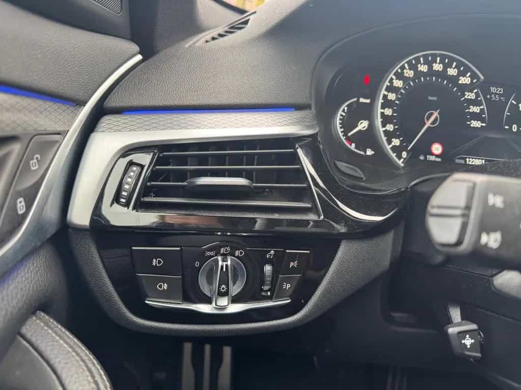 BMW 530 d Touring A - 06/2019-photo-8