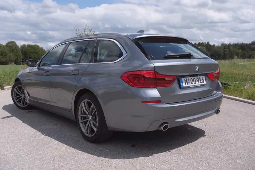 BMW 525 d Touring | HUD | Driving Ass. Plus | AHK 02/2019-photo-2