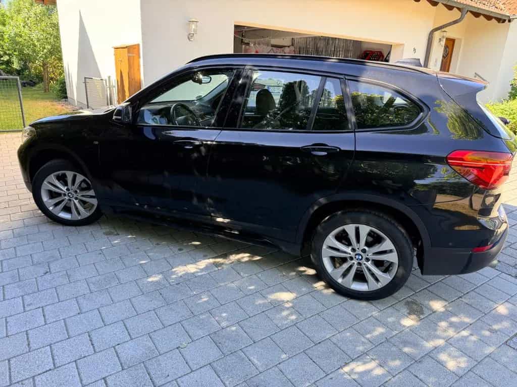 BMW X1 sDrive18d Sport Line Kamera AHK TÜVneu 6dtemp 04/2019-photo-3
