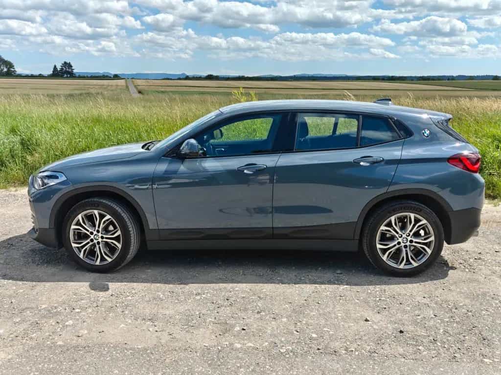 BMW X2 sDrive18d,Service neu,Connected Package neu 03/2022-photo-1