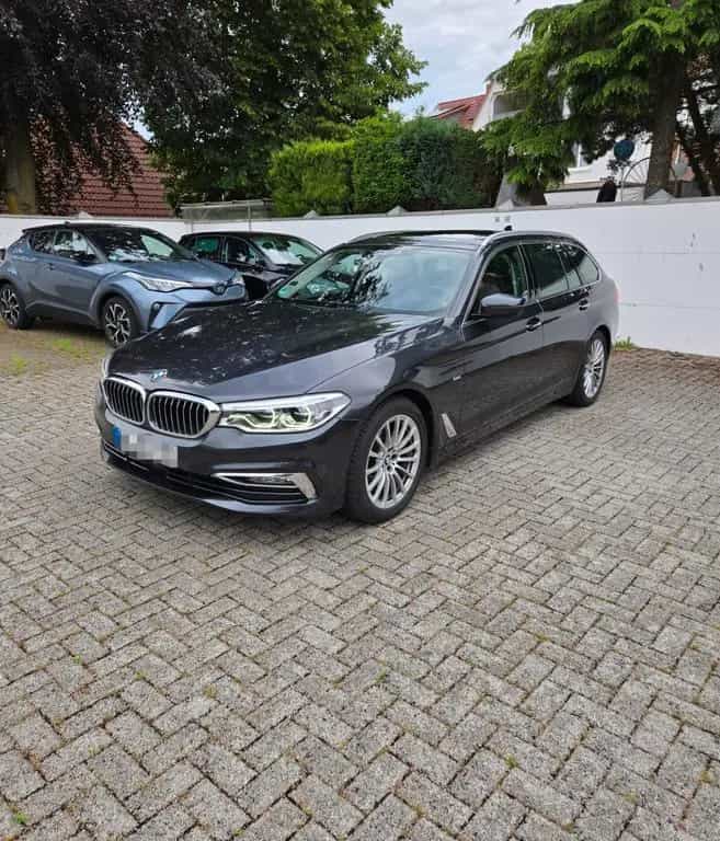 BMW 520 d Touring A - 09/2017-photo-1