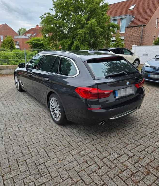 BMW 520 d Touring A - 09/2017-photo-2