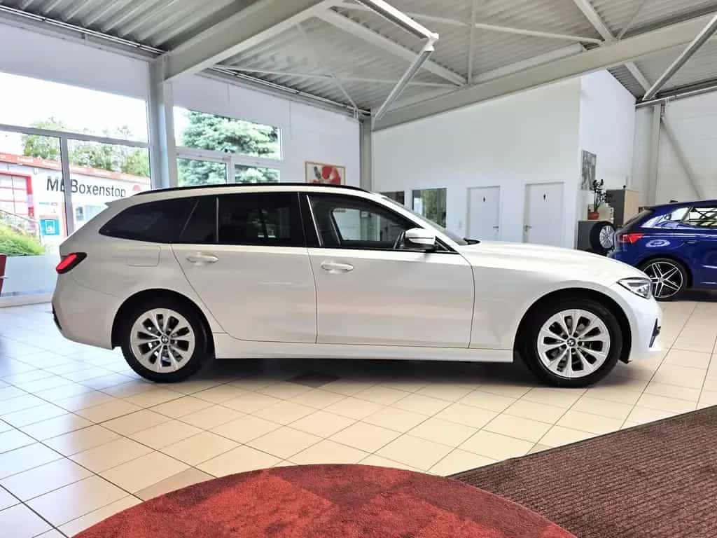 BMW 320 d xDrive Touring/LED/Navi Prof/Ahk 04/2022-photo-11