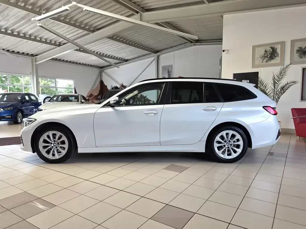 BMW 320 d xDrive Touring/LED/Navi Prof/Ahk 04/2022-photo-3